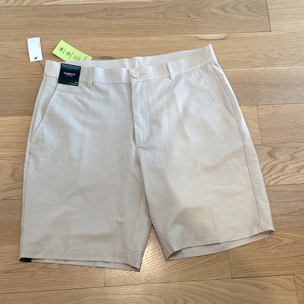 NWT Roundtree & Yorke Light Beige Flat-Front Men's Shorts